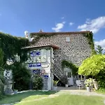 Les Hirondelles Du Marais Riom