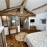Les Hirondelles Du Marais Bed & Breakfast Riom