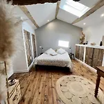 Les Hirondelles Du Marais Bed & Breakfast