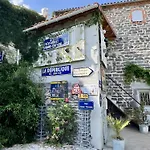 Les Hirondelles Du Marais B&B 리옴