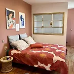 B&B Les Hirondelles Du Marais 리옴