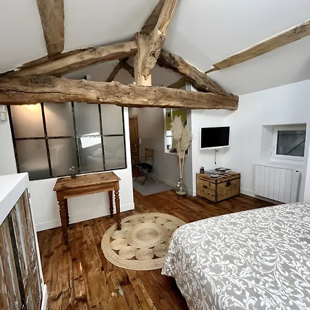 Les Hirondelles Du Marais Oda ve Kahvaltı 3*